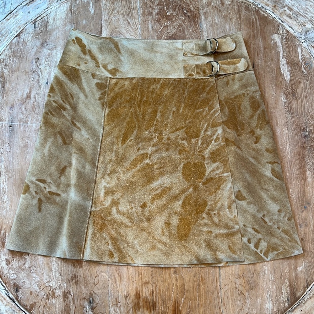 VINTAGE Butterscotch Suede Kilt Skirt, Waist 28”